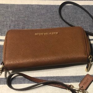 Michael Kors wristlet